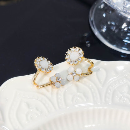 🌸 Boucles d’Oreilles Fleuries Femme – Style Élégant et Raffiné