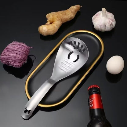 🍴 Cuillère Multifonction en Acier Inoxydable – Râpe et Passoire