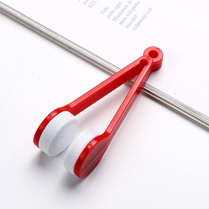 ✨ Pince multifonction pour le nettoyage des lunettes — Une vision parfaitement nette, partout et à tout moment.
